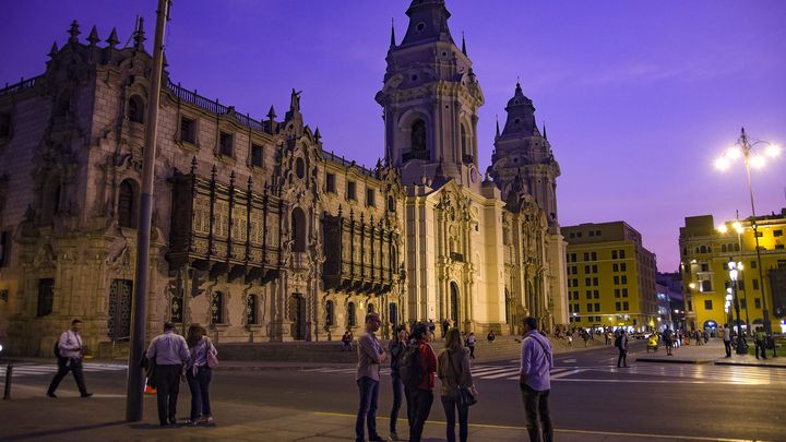 Street Food, Market and Old Eateries Tour