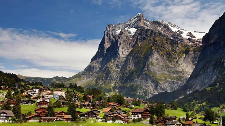 Swiss Alps: Interlaken and Grindelwald Day Trip From Zurich