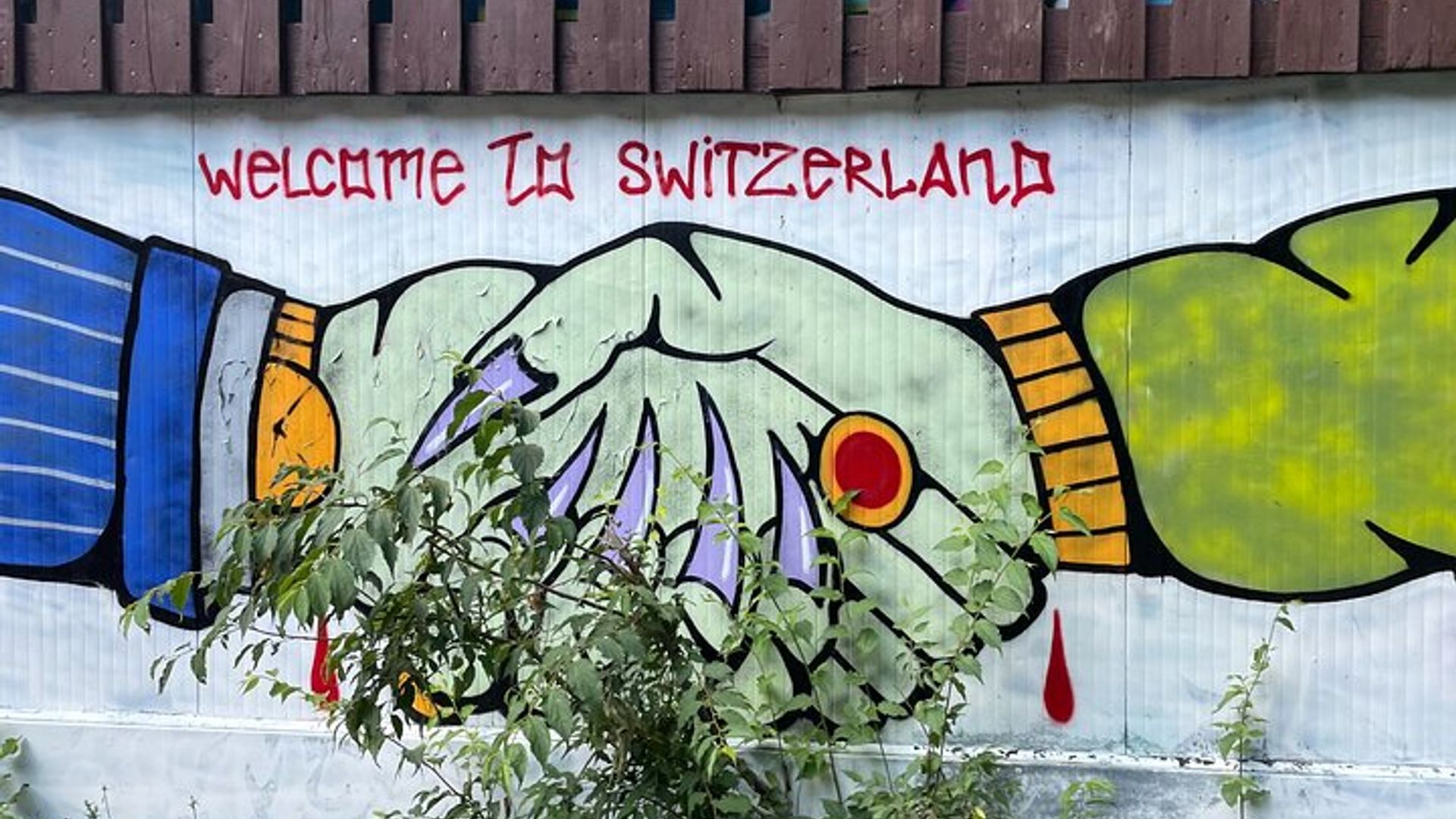 Tour de arte urbano de Ginebra 2h30 en un Tuk Tuk