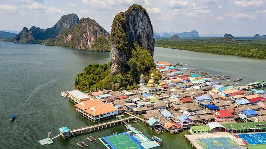 James Bond, Canoeing and Floating Village Tour By Speedboat
