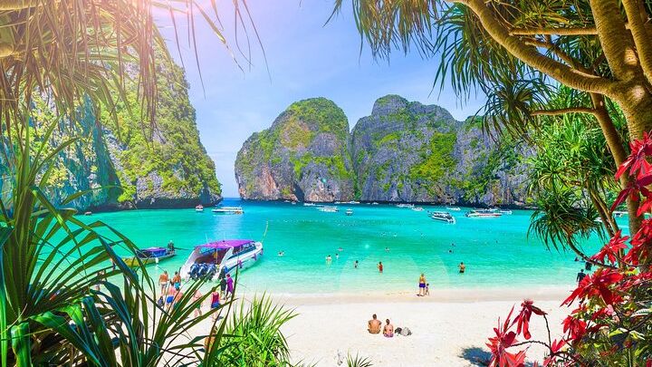 Premium Phi Phi, Maya Bay, Bamboo islands tour Speed Catamaran