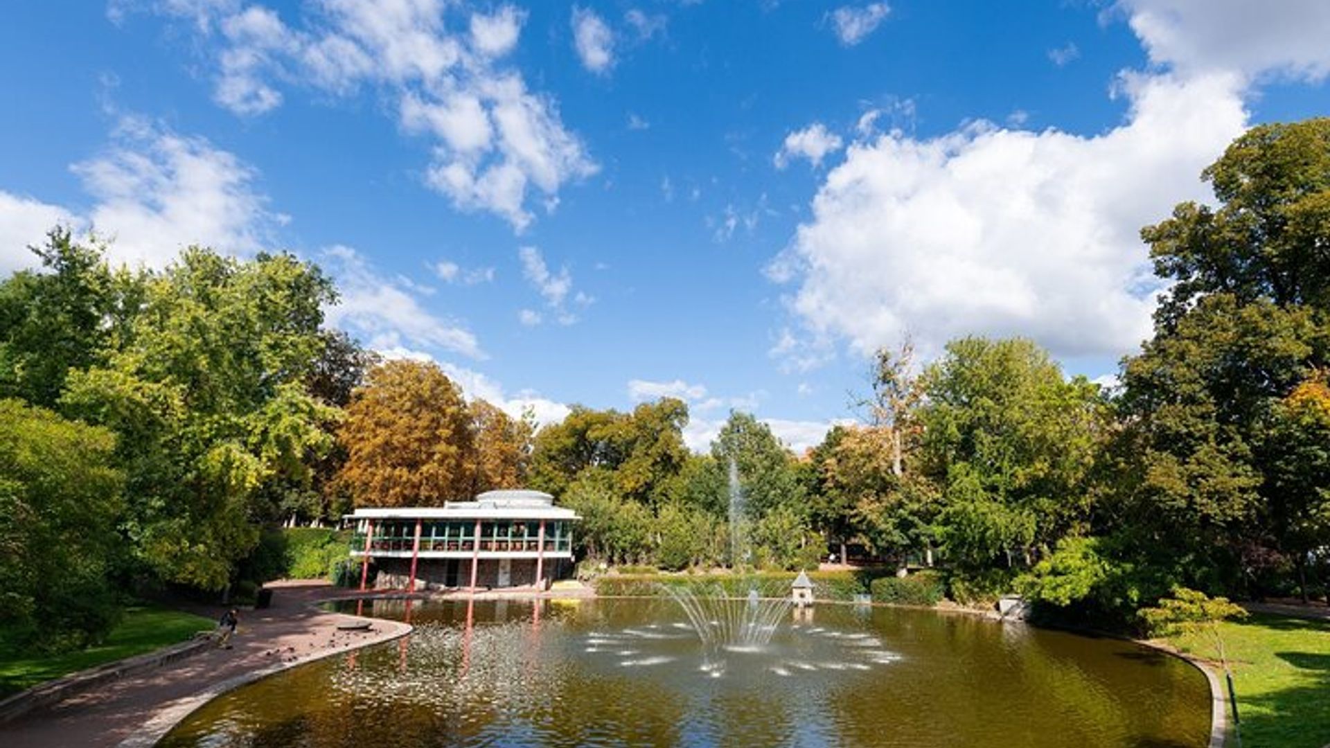Clermont-Ferrand Audioguided walking tour 2h10 and 21 audios