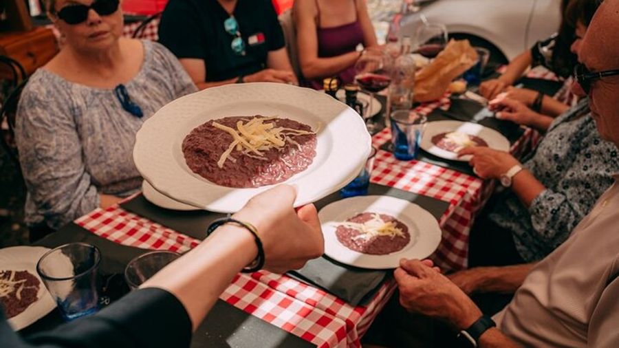 Verona Small-Group Food and Wine Walking and Tasting Tour