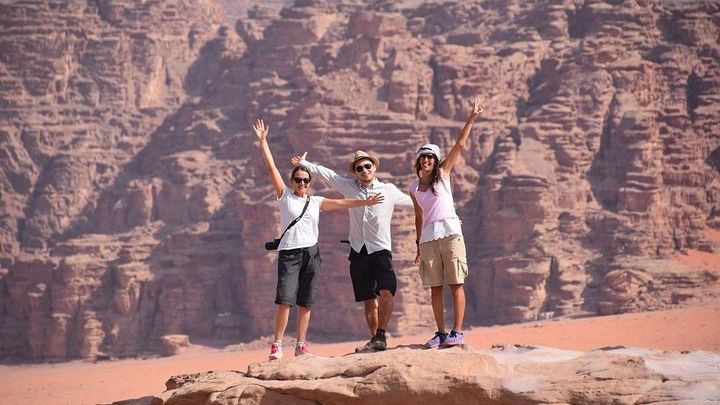 2-Day Petra, Wadi Rum, Red Sea and Dead Sea Tour from Amman