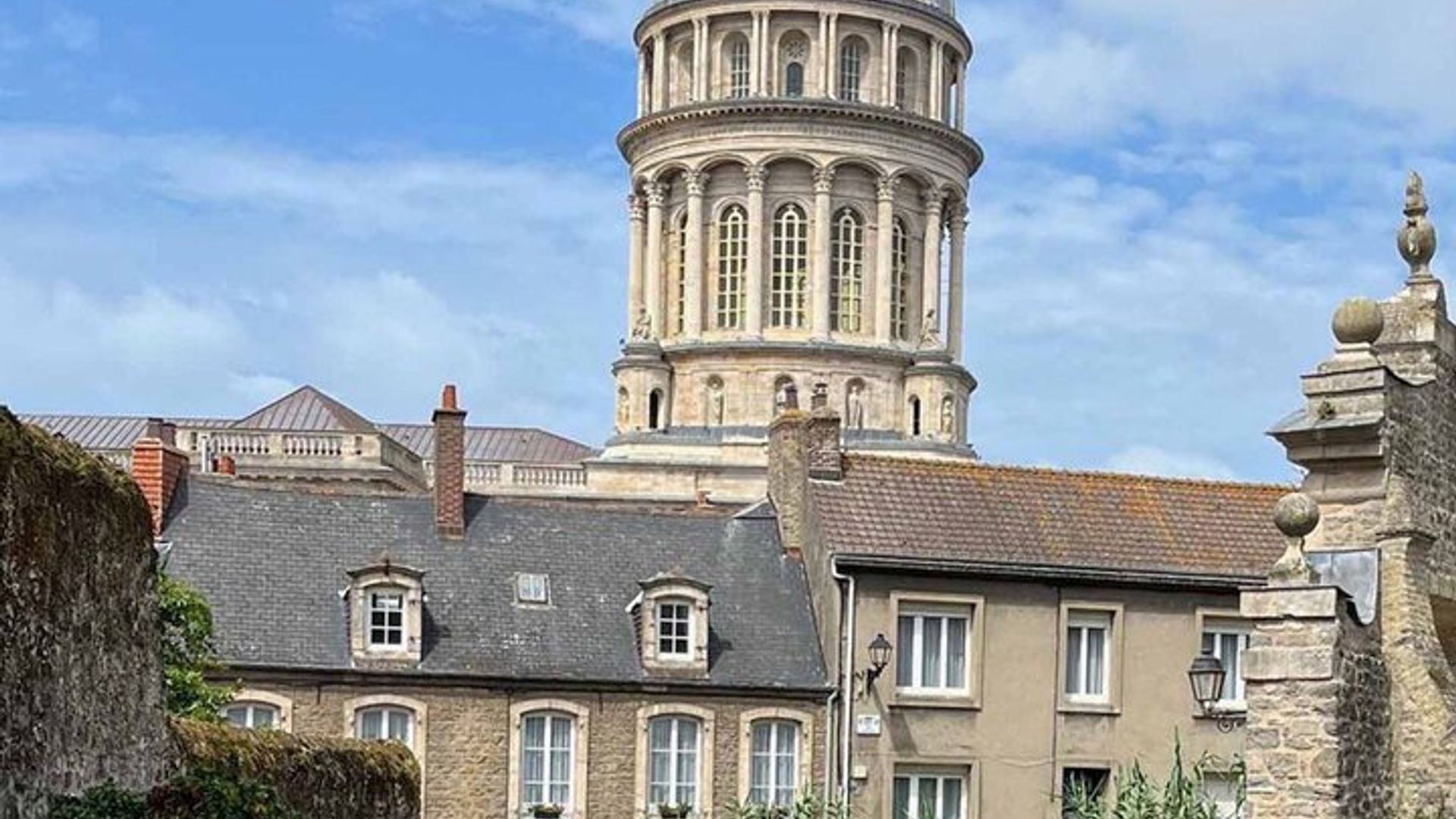 Discover all Boulogne sur Mer and the small resort of Wimereux