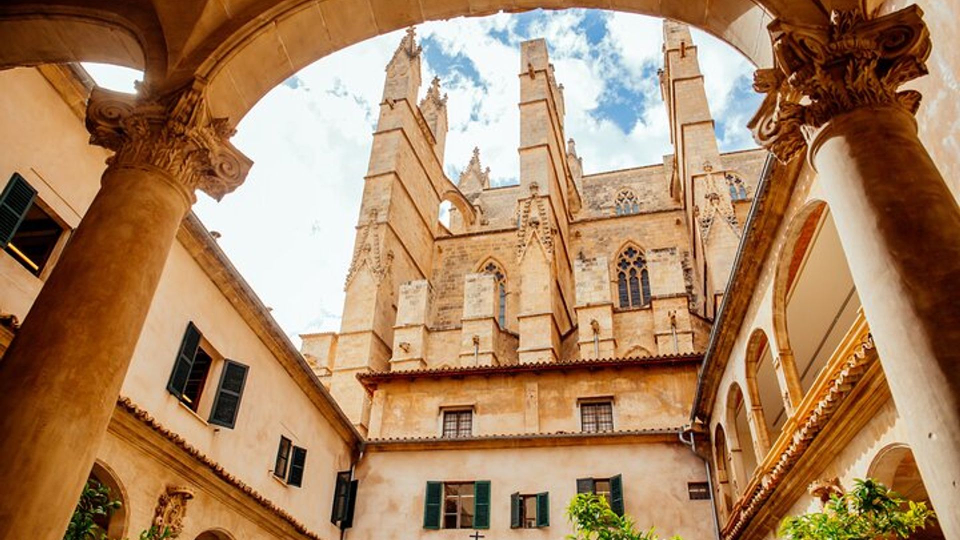 Palma de Mallorca Old Town Walking Tour