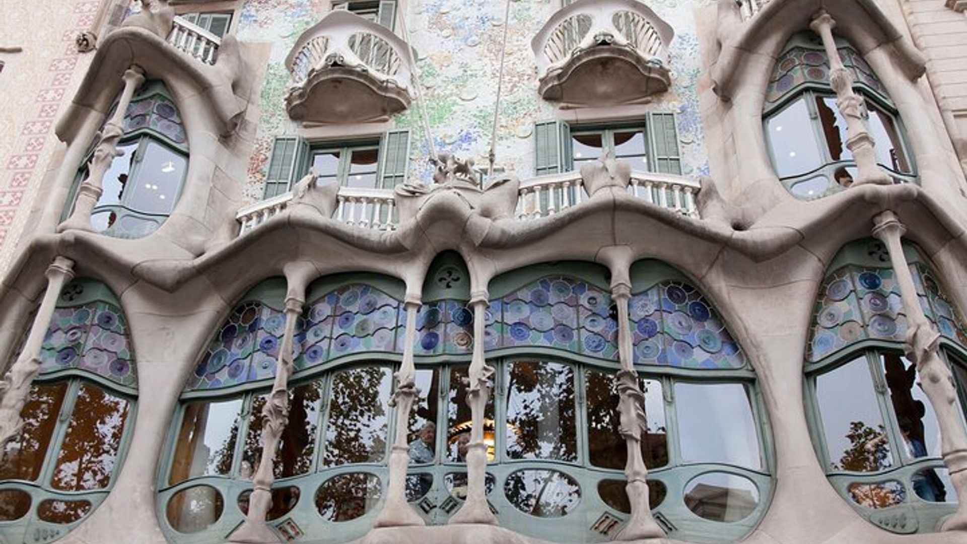 Casa Batllo Fast-Track Tickets, Barcelona Architecture Tour