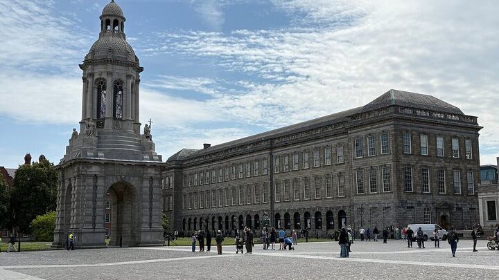 Dublin Private Walking Tour With Pint or Irish Coffee Upgrade