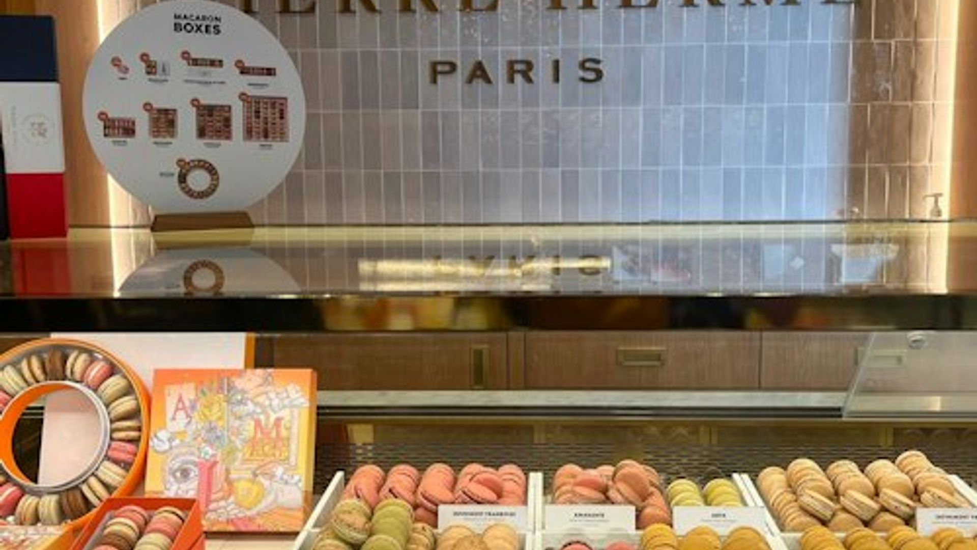 Paris: Montmartre Small Group Guided Sweet Food Tour + Tastings