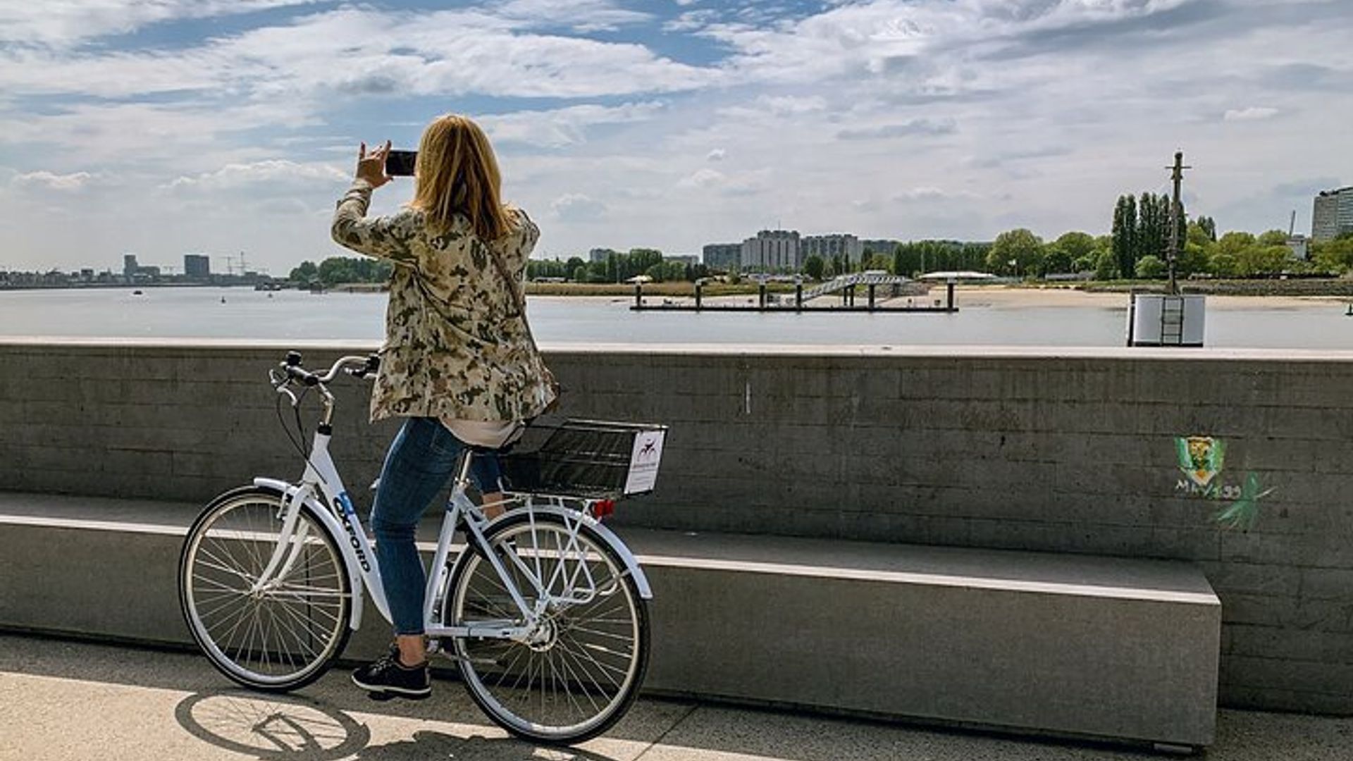 Guided Bike Tour: 2 Hours Highlights of Antwerp