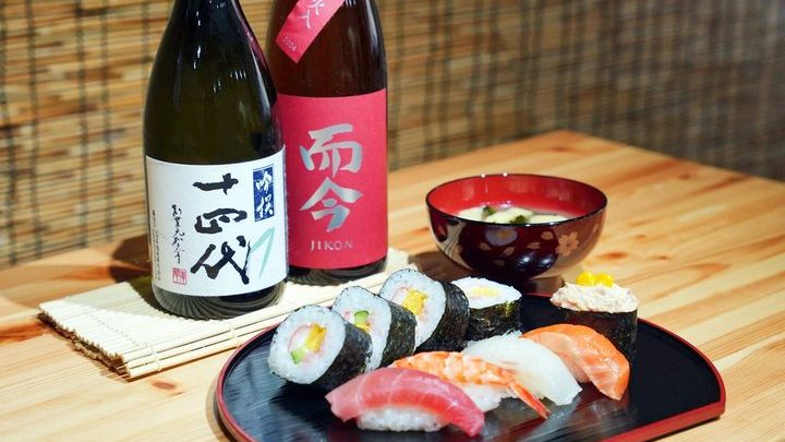 Tokyo Tsukiji Fish Market Tour & Sushi Making class with Pro Chef