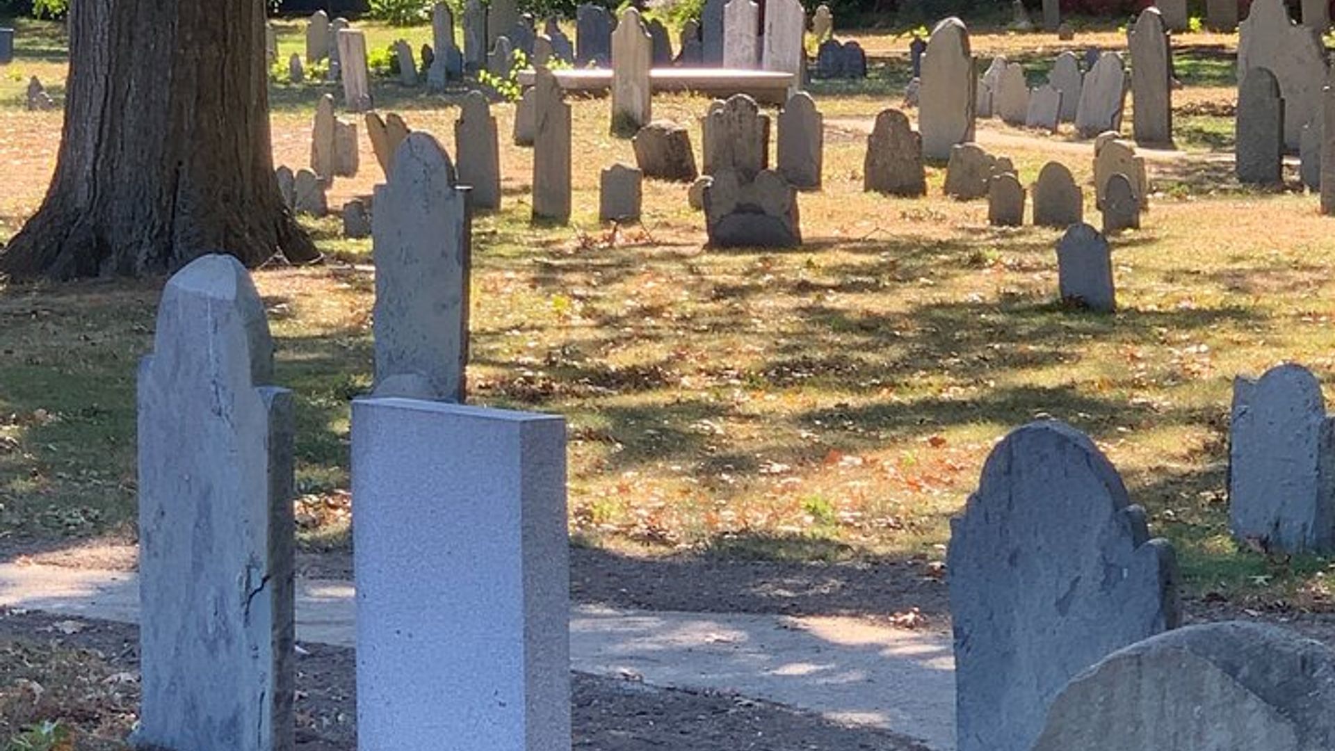 Visite à pied autoguidée des fantômes de Salem sur smartphone