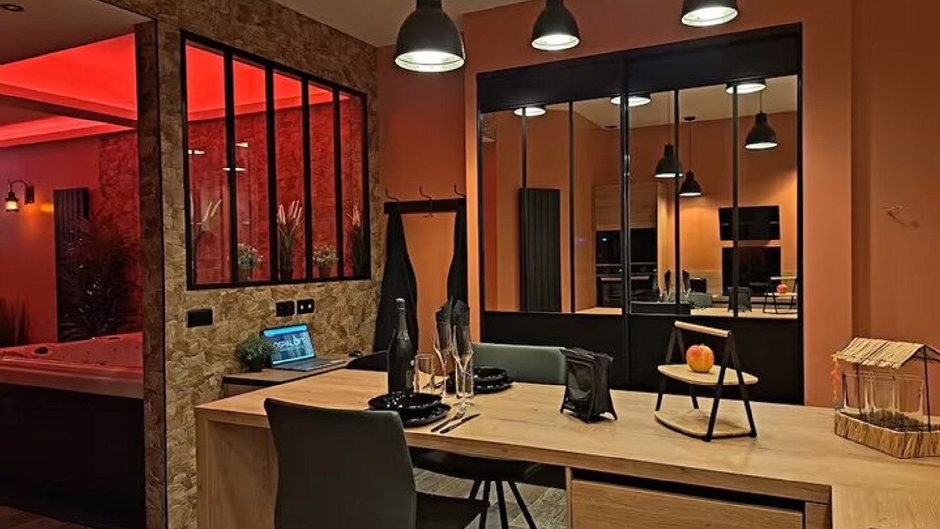 Apartment mit Spa, privatem Whirlpool und Infrarotsauna im Stadtzentrum von Arras