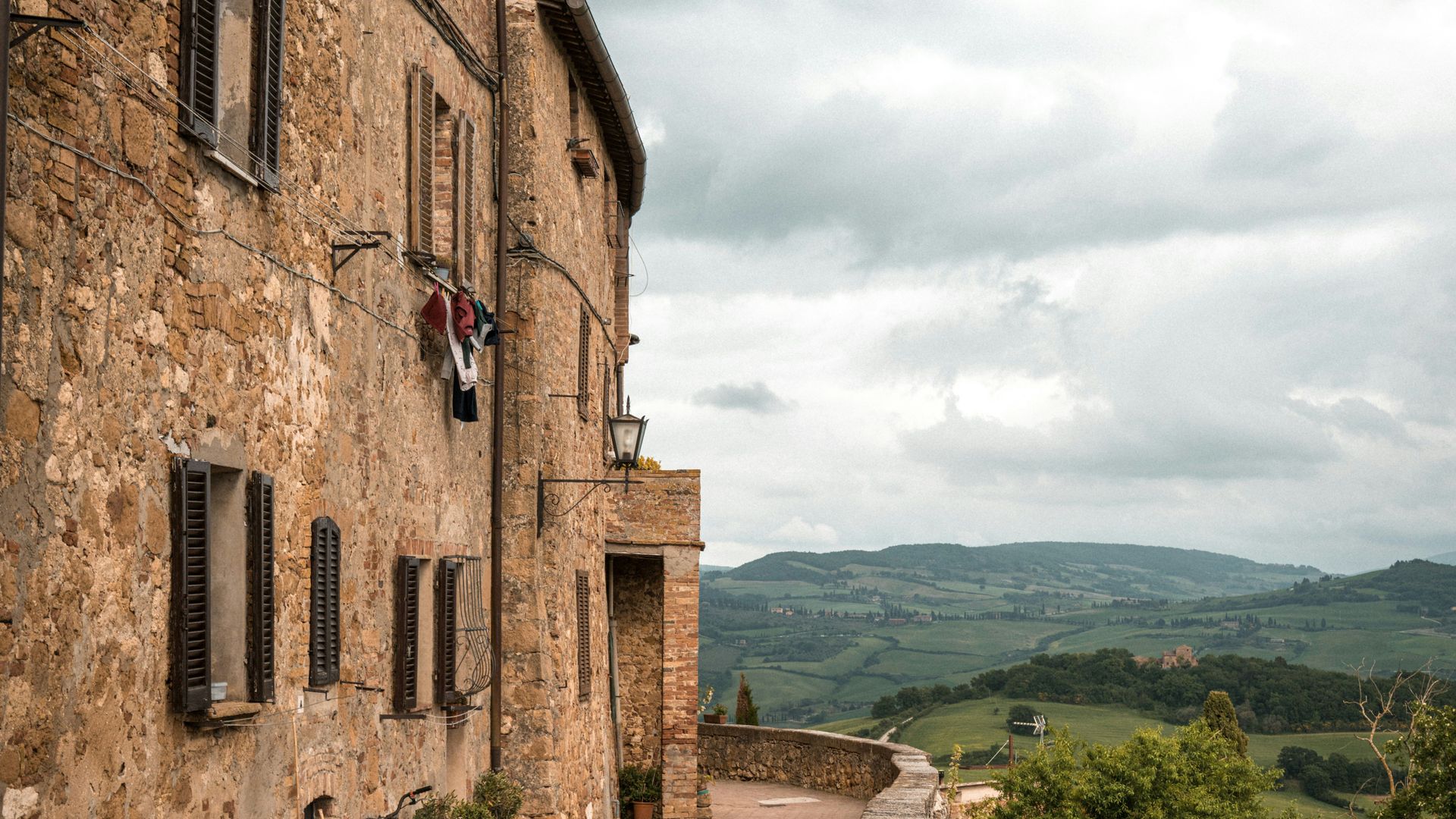 Val d'Orcia Masterpiece: E-Bike, Brunello & UNESCO Views