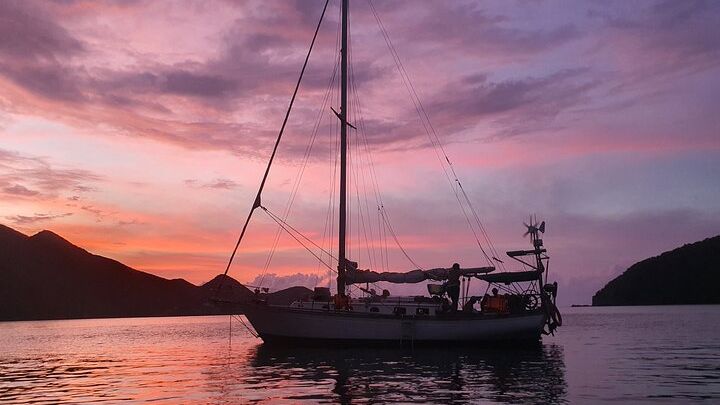 Santa Marta Sunset Sail Small-Group