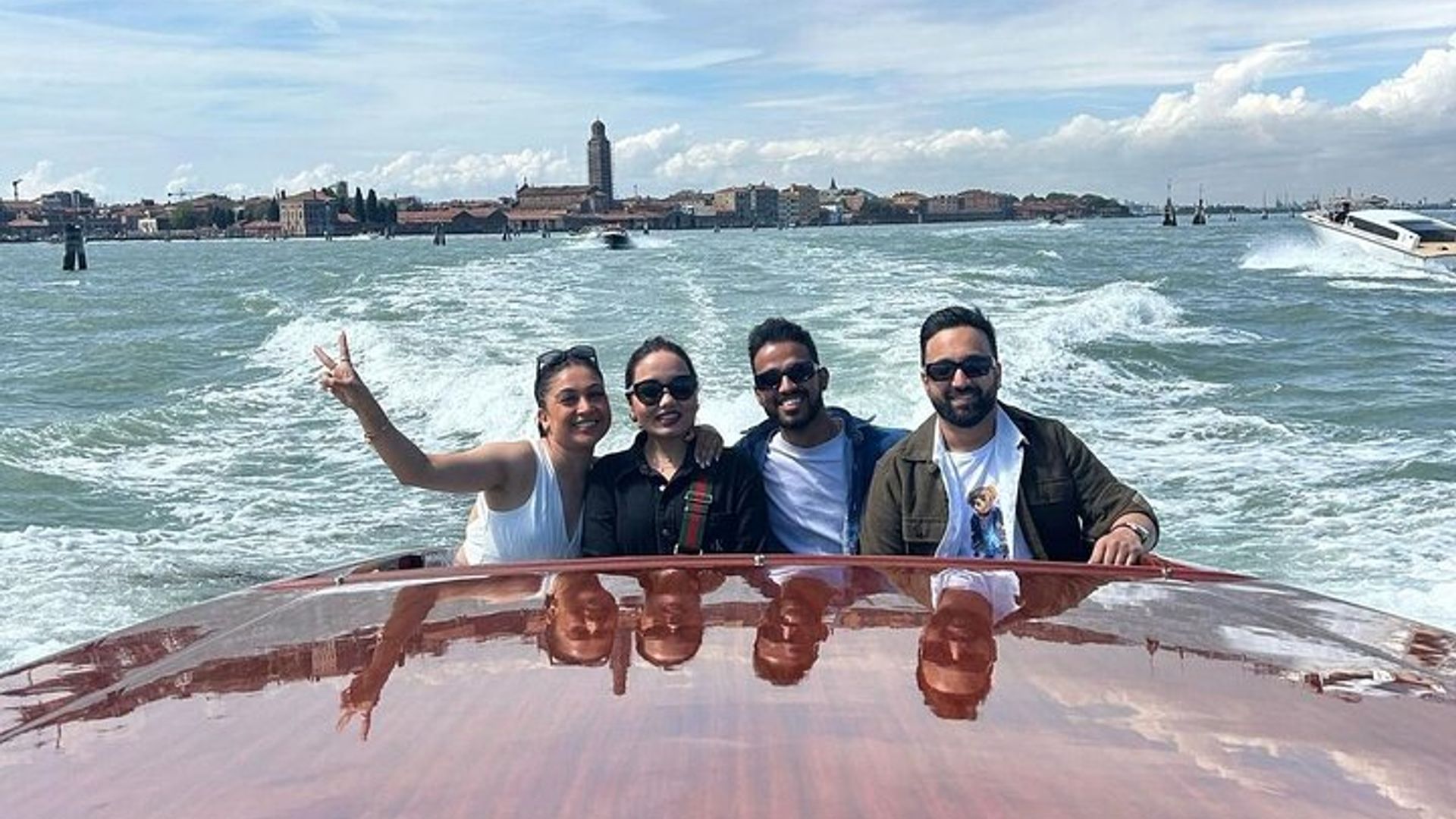 Venice to Murano Private Walking Tour with Glass Factory