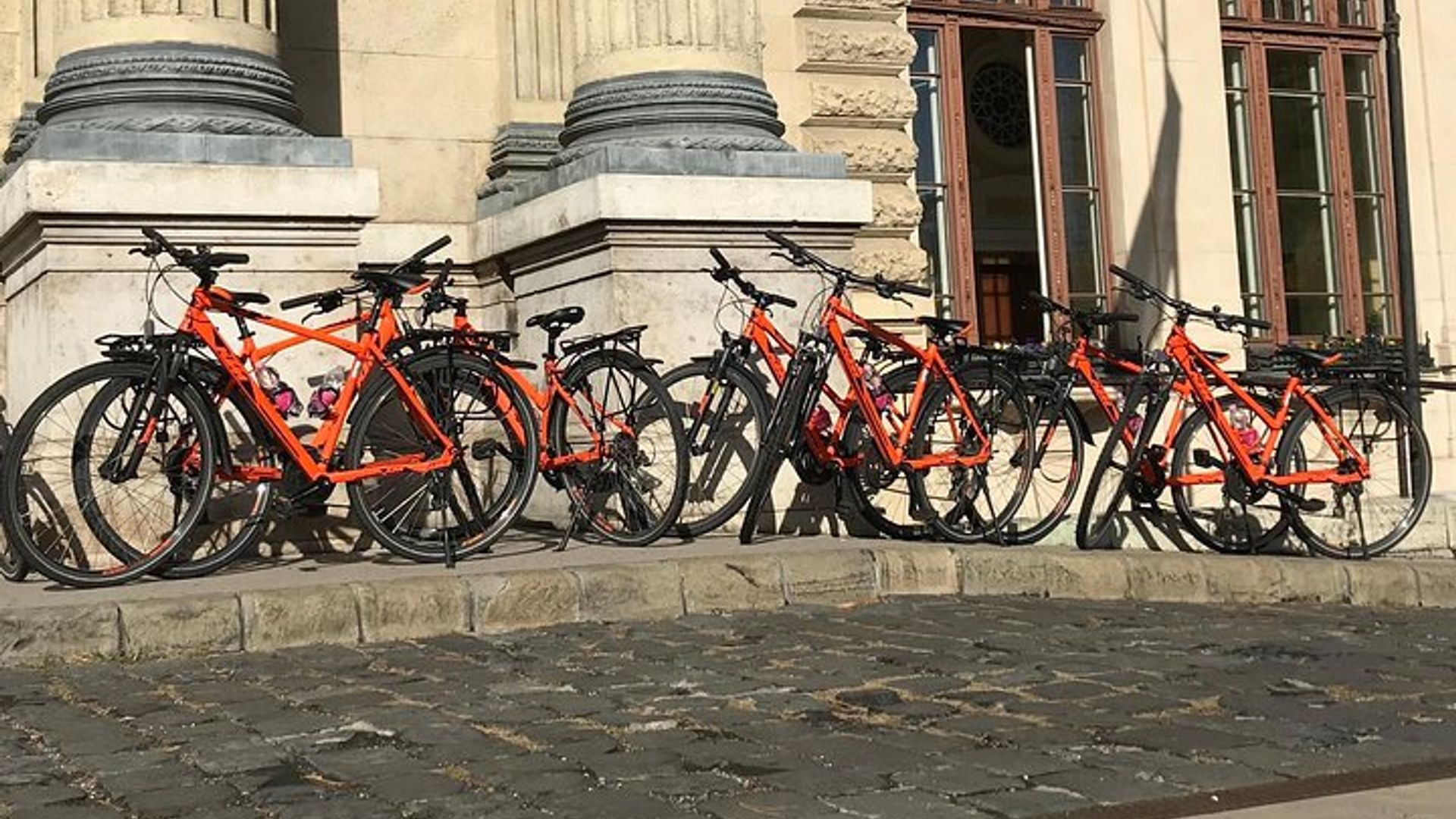 Visite à vélo en petit groupe du centre-ville historique de Budapest