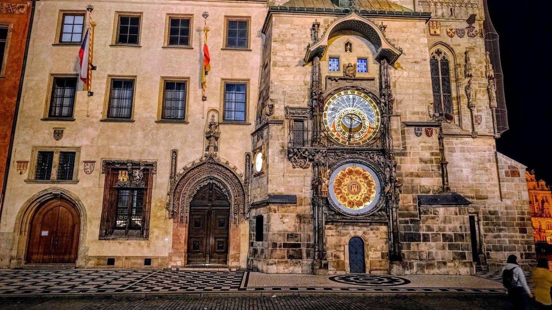 Prague: Old Town to Lobkowicz Palace Audio Tour