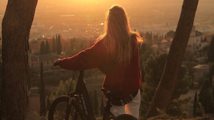 Granada: Alhambra and Sierra Nevada Sunset Views by E-Bike