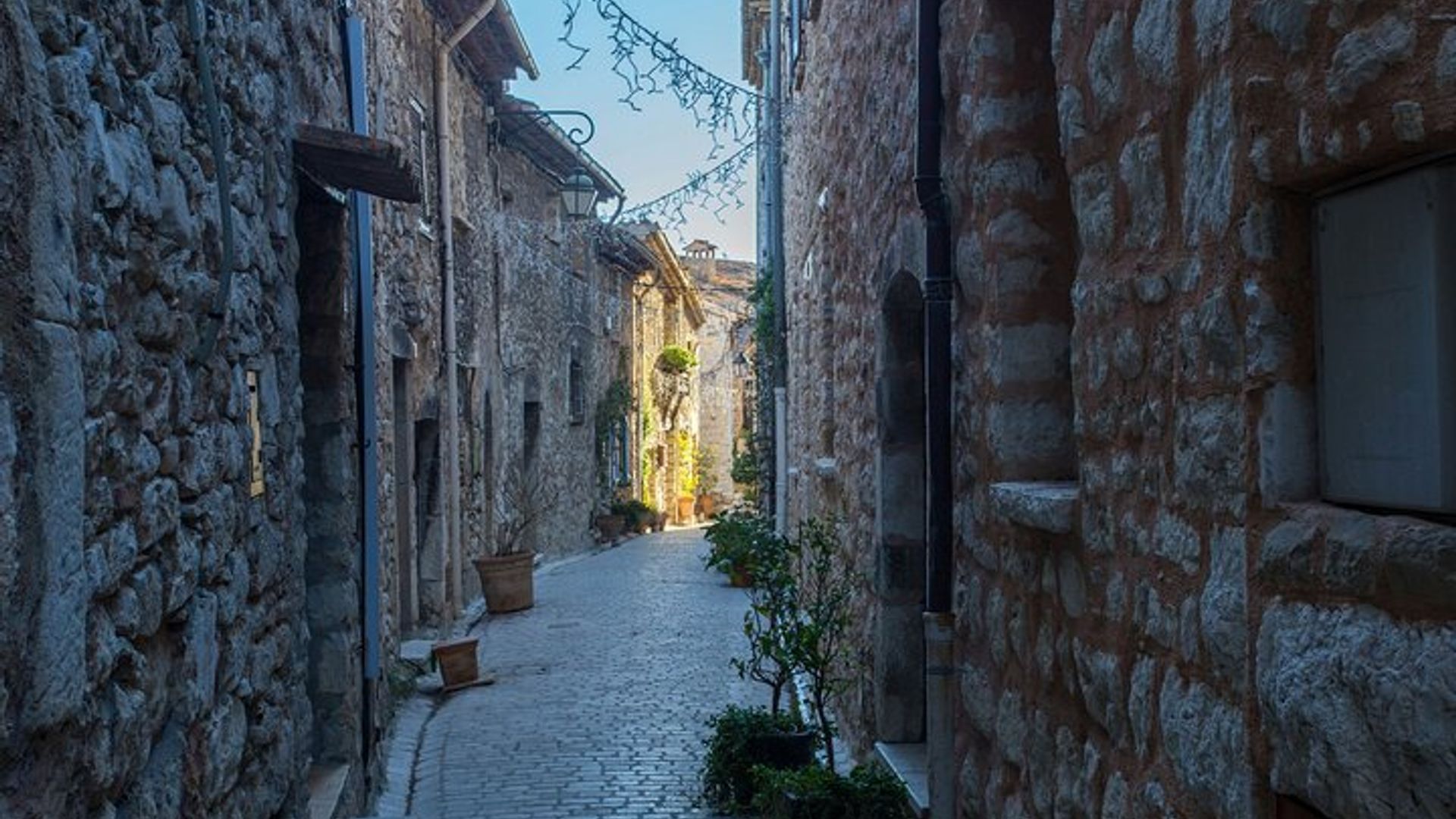 Nice Hilltop Villages PrivateTour Grasse Gourdon St-Paul DeVence