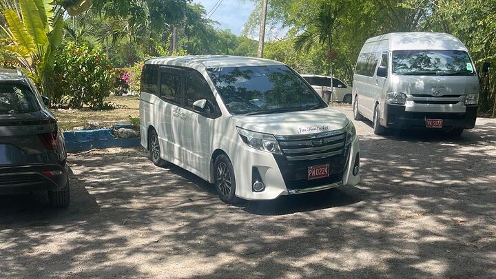 Airport Pickup, Dropoff to any Resort or Airbnb in Montego Bay
