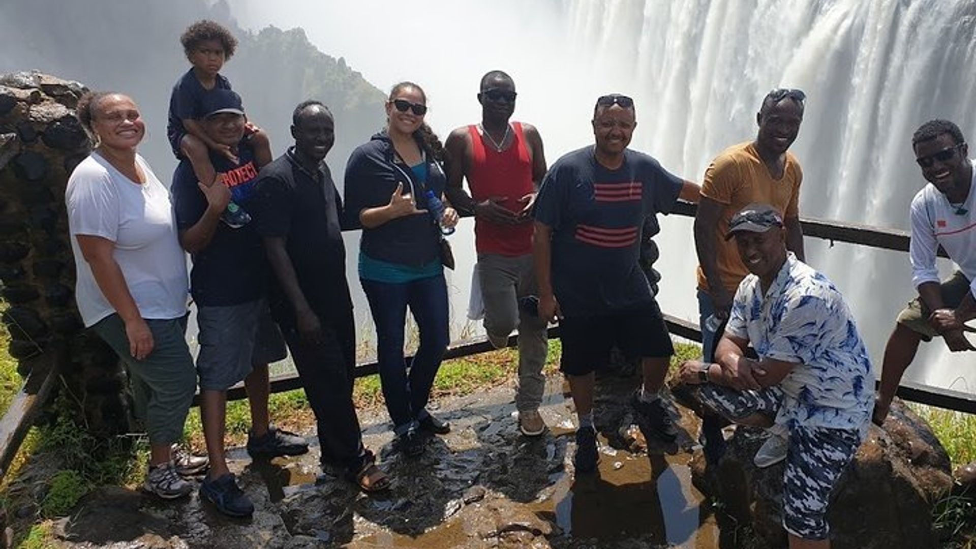 Livingstone Victoria Isumo Yayoboye Urugendo Zambiya Kuruhande