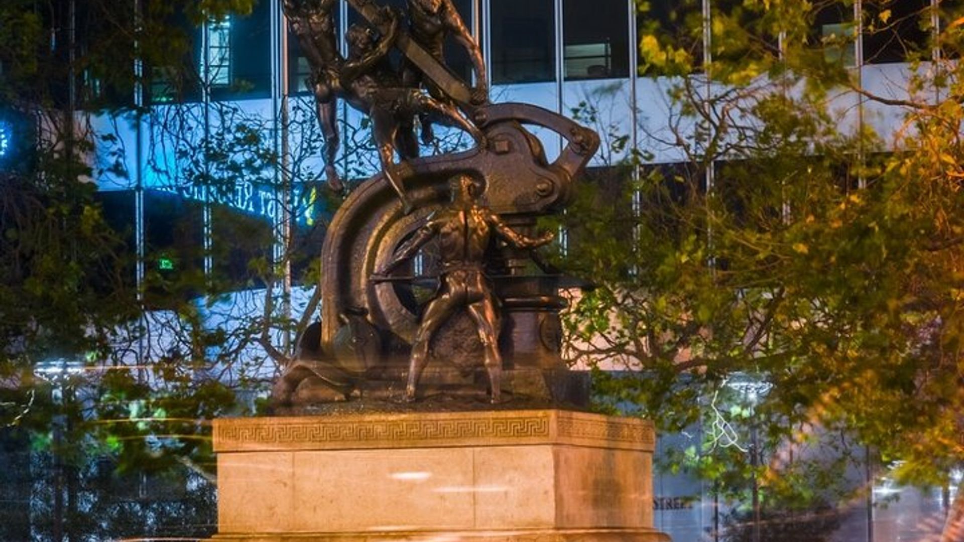 Self-Guided Scavenger Hunt: San Francisco Art & Architecture image 1