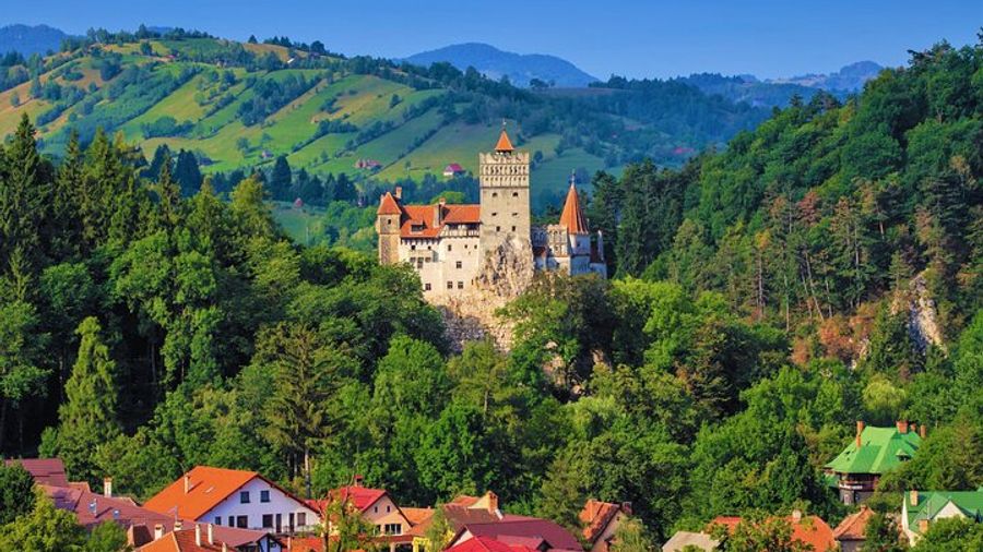Bucharest to Transylvania: Guided Tour With ‘Dracula’s Castle’
