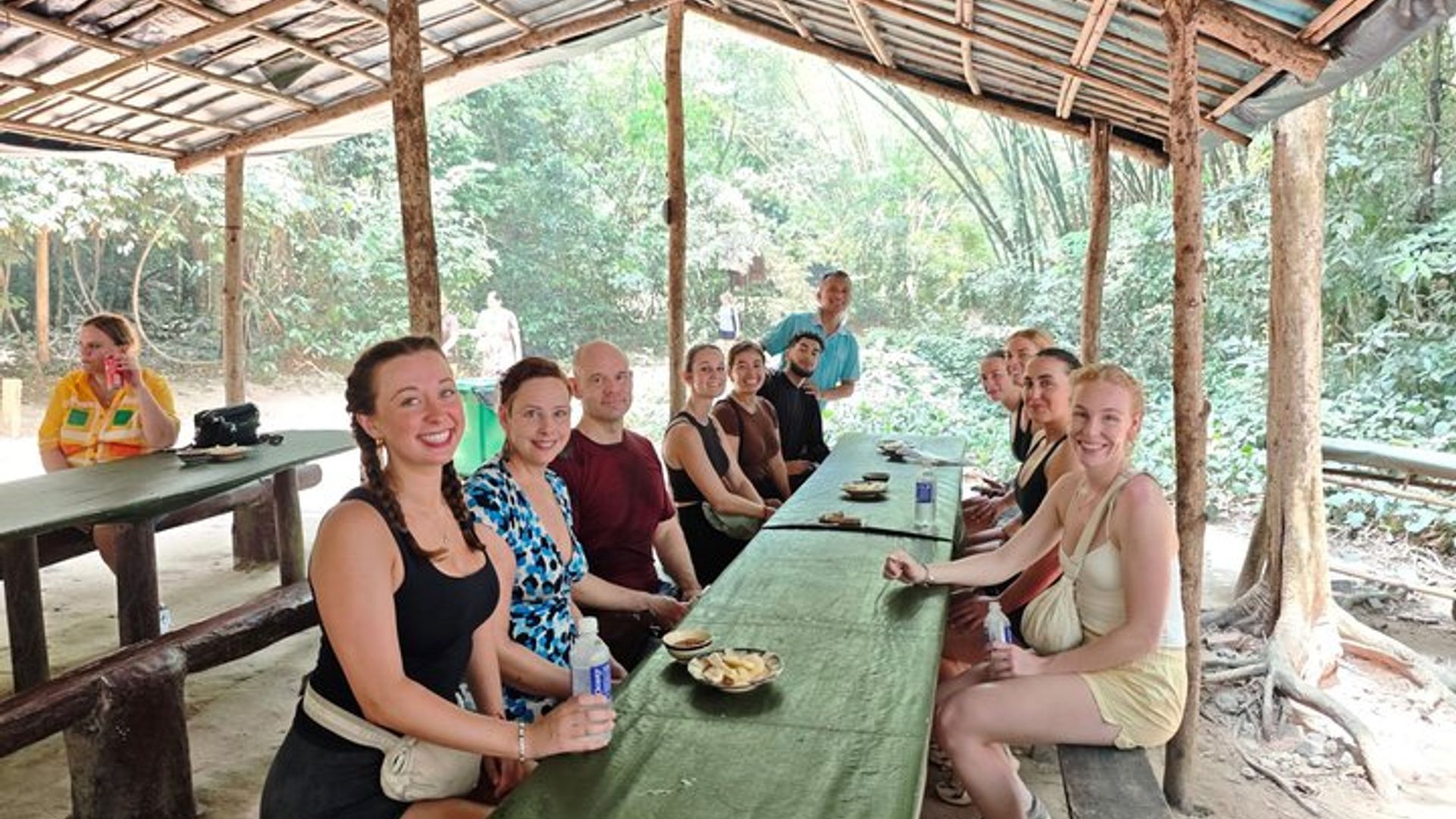 Tunnel de Cu Chi Ben Duoc et visite en petit groupe du marché local