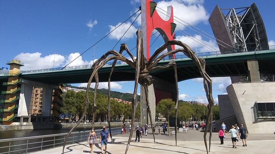Bilbao Highlights and History Small-Group Walking Tour