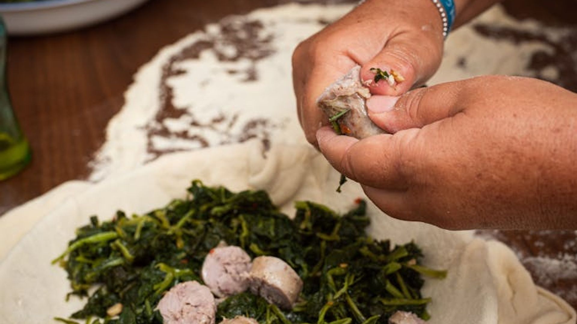 Market tour and dining experience at a Cesarina's home in Modena