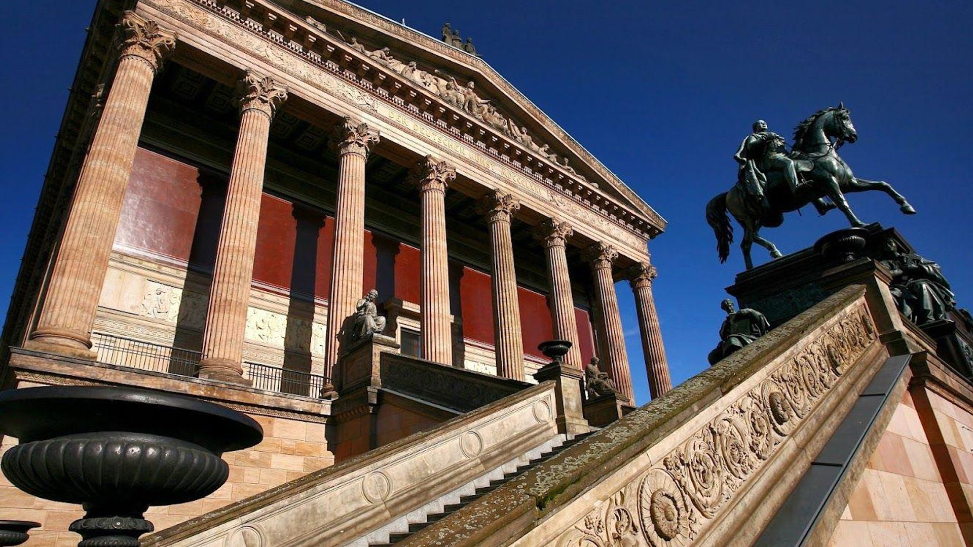 Berlin: Altes Museum Ticket & In-App Audio City Tour