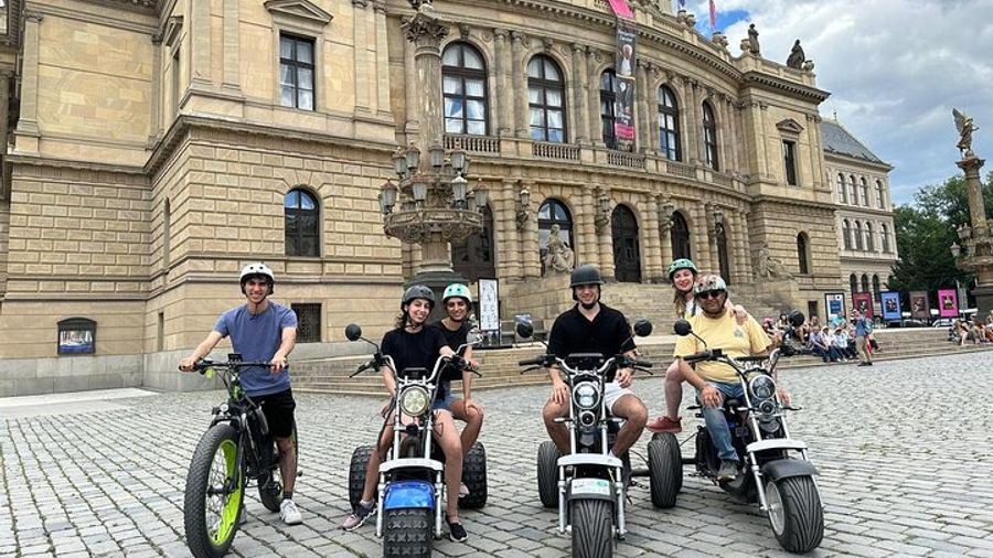 Live-Guided ️Trike-Harley️ Viewpoints tour of Prague