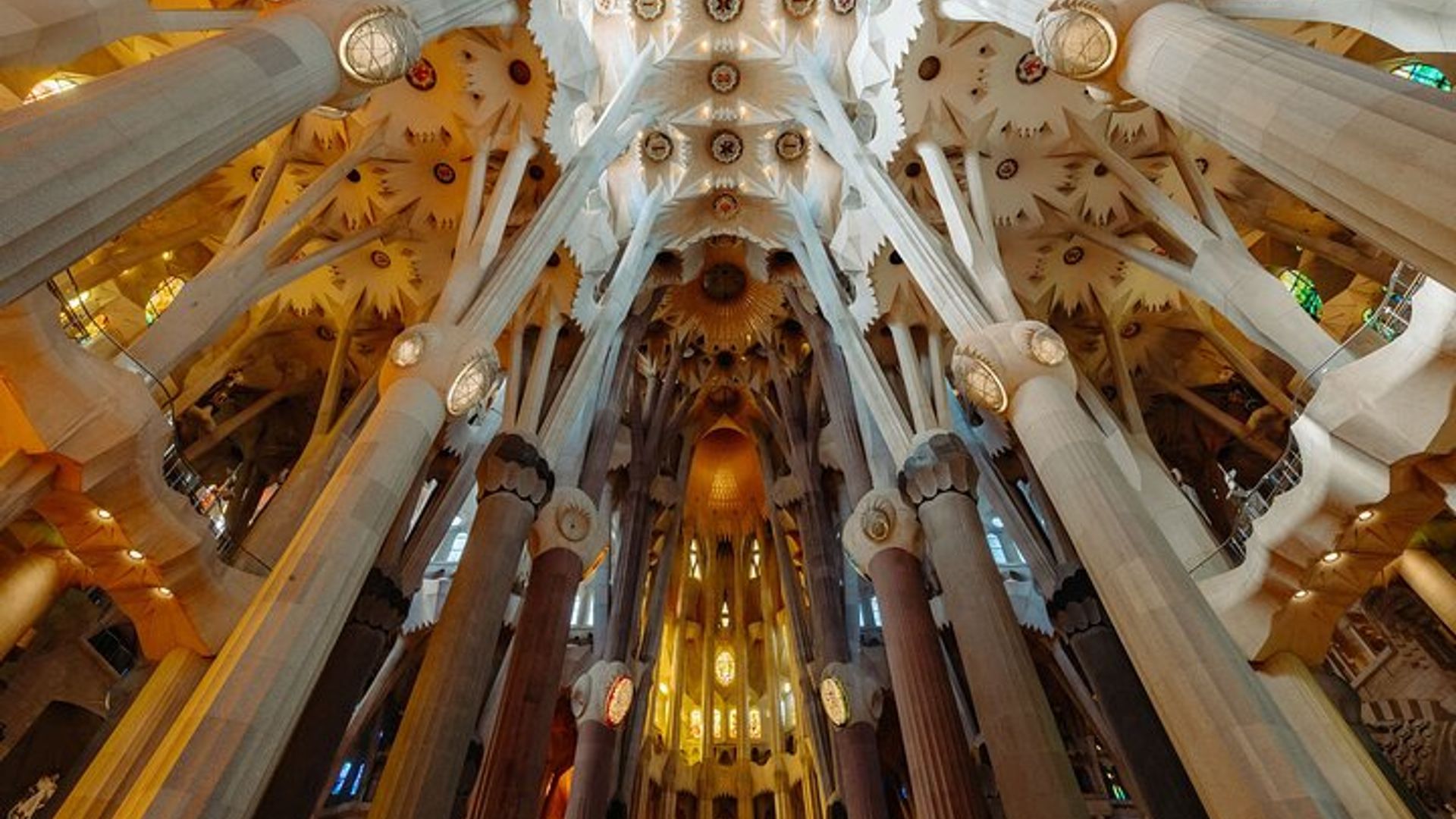 Barcelona: Sagrada Familia Skip-The-Line Tour With Headsets