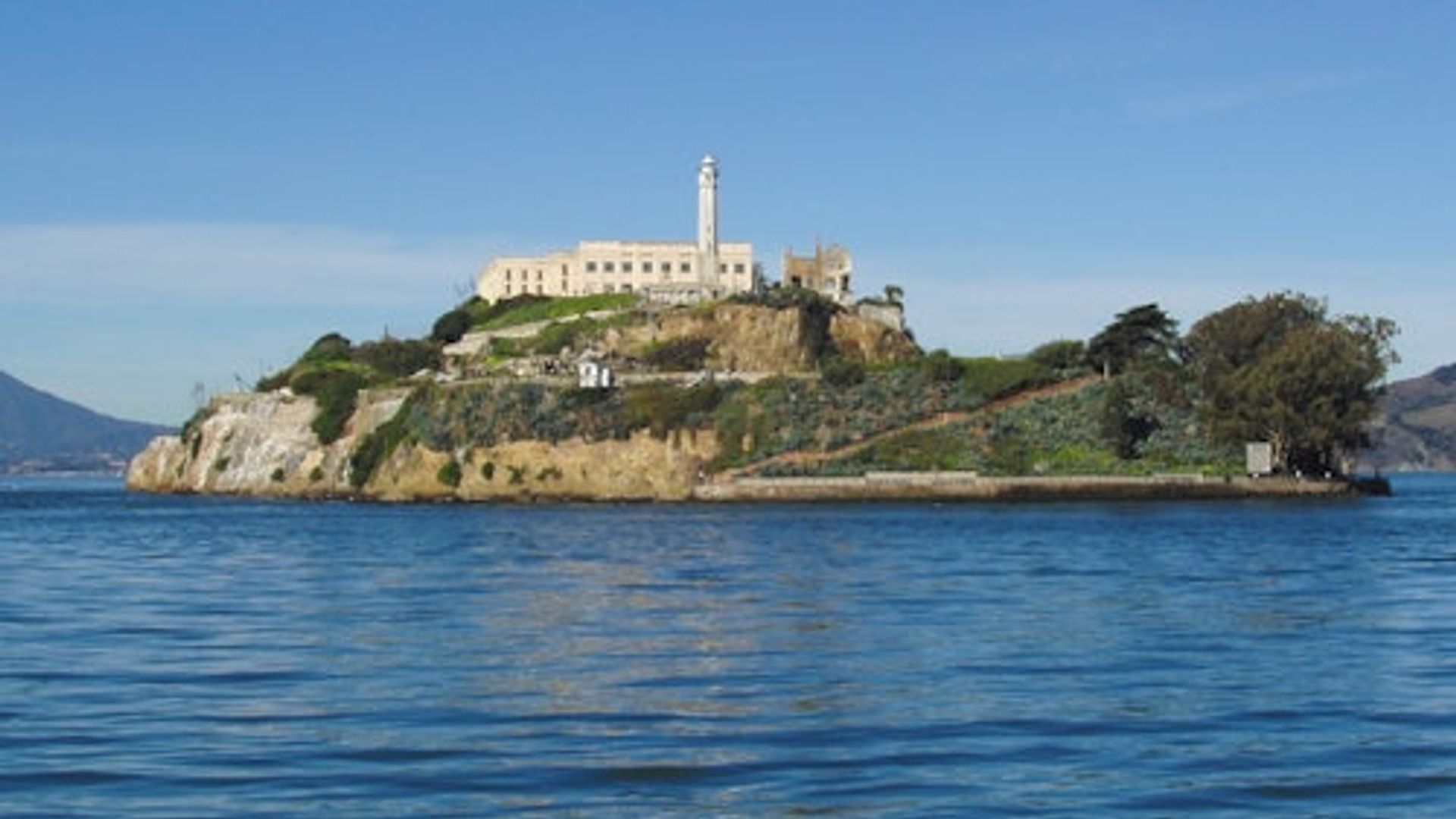 San Francisco: Alcatraz + Guided City E-bike Tour image 1