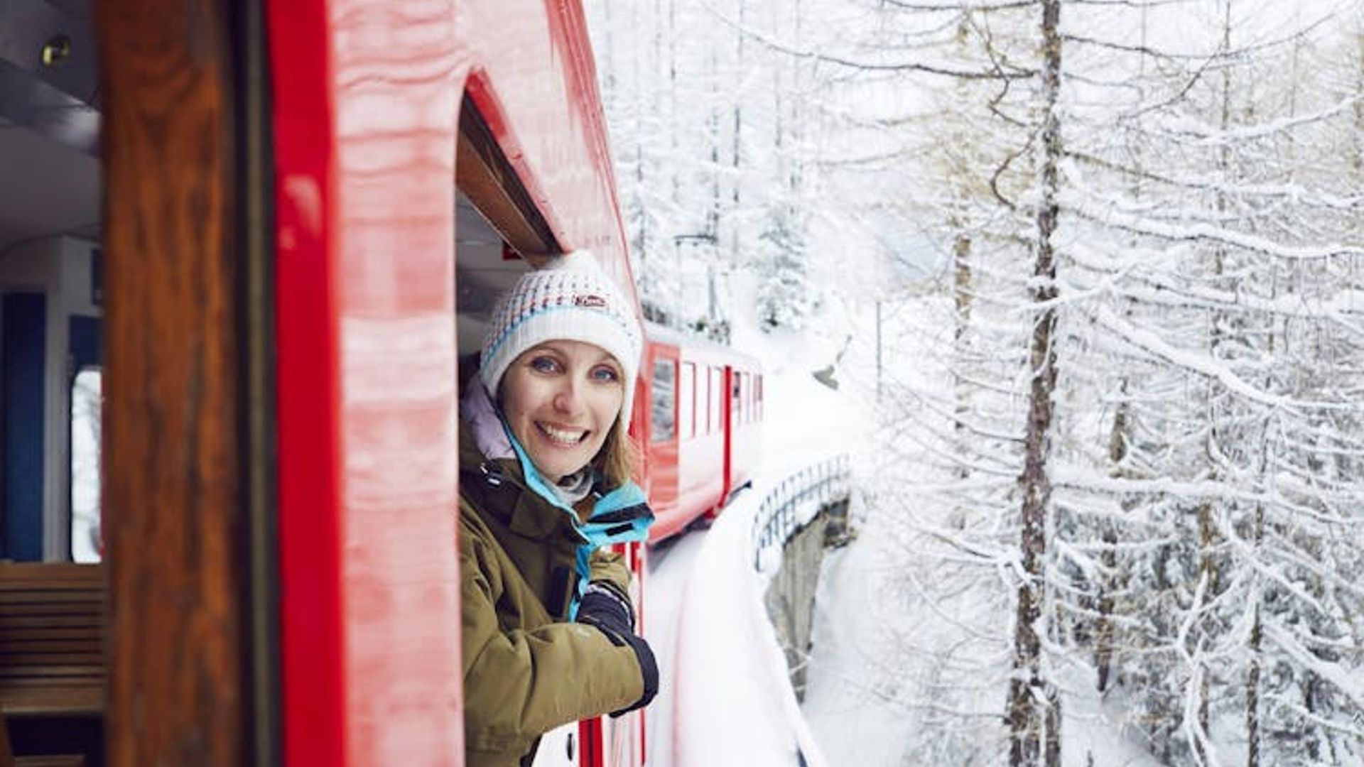 Chamonix guided day-trip with cable car and mountain train from Geneva