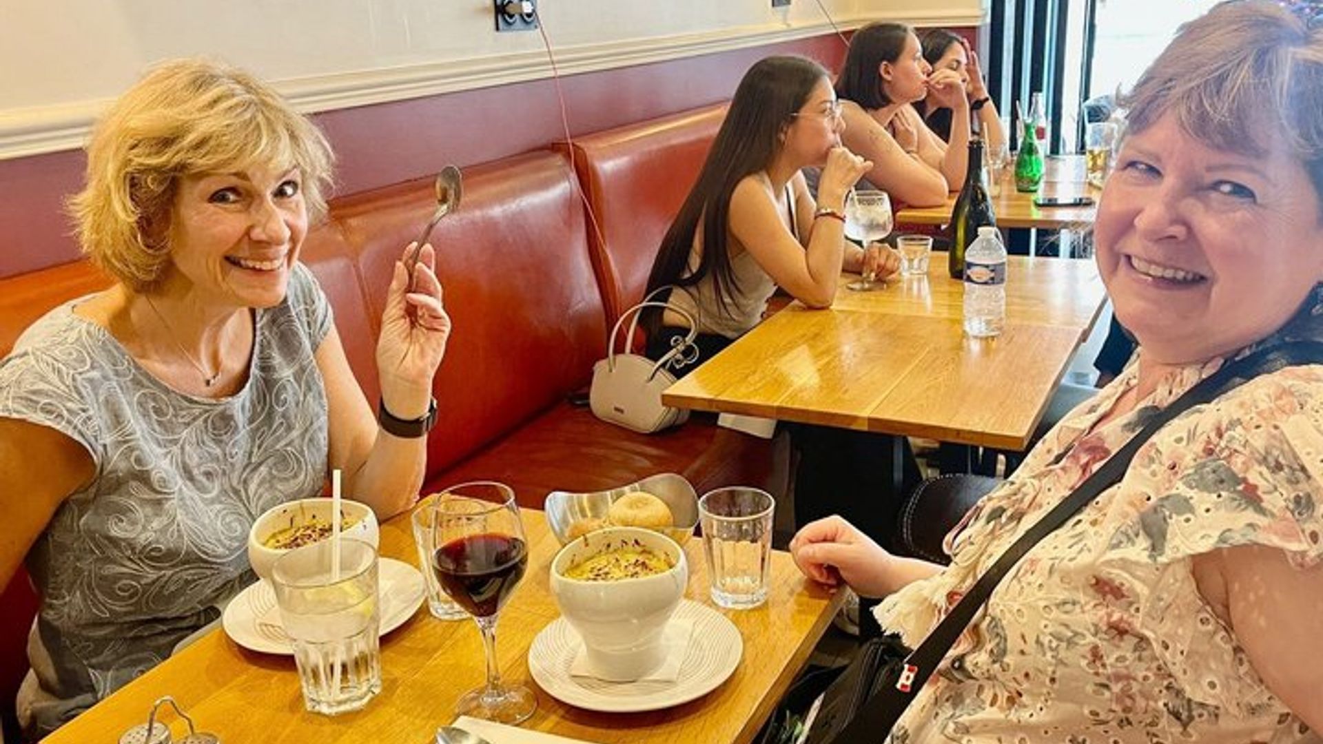 Quartier du Marais avec dégustation de vins et fromages à Paris