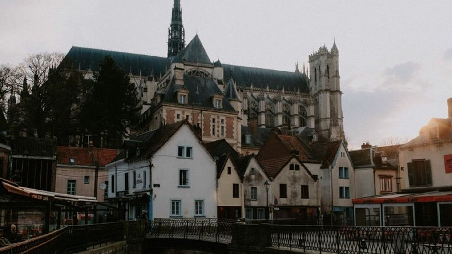 WW1 Somme Battlefields and Amiens Private Day Trip from Paris