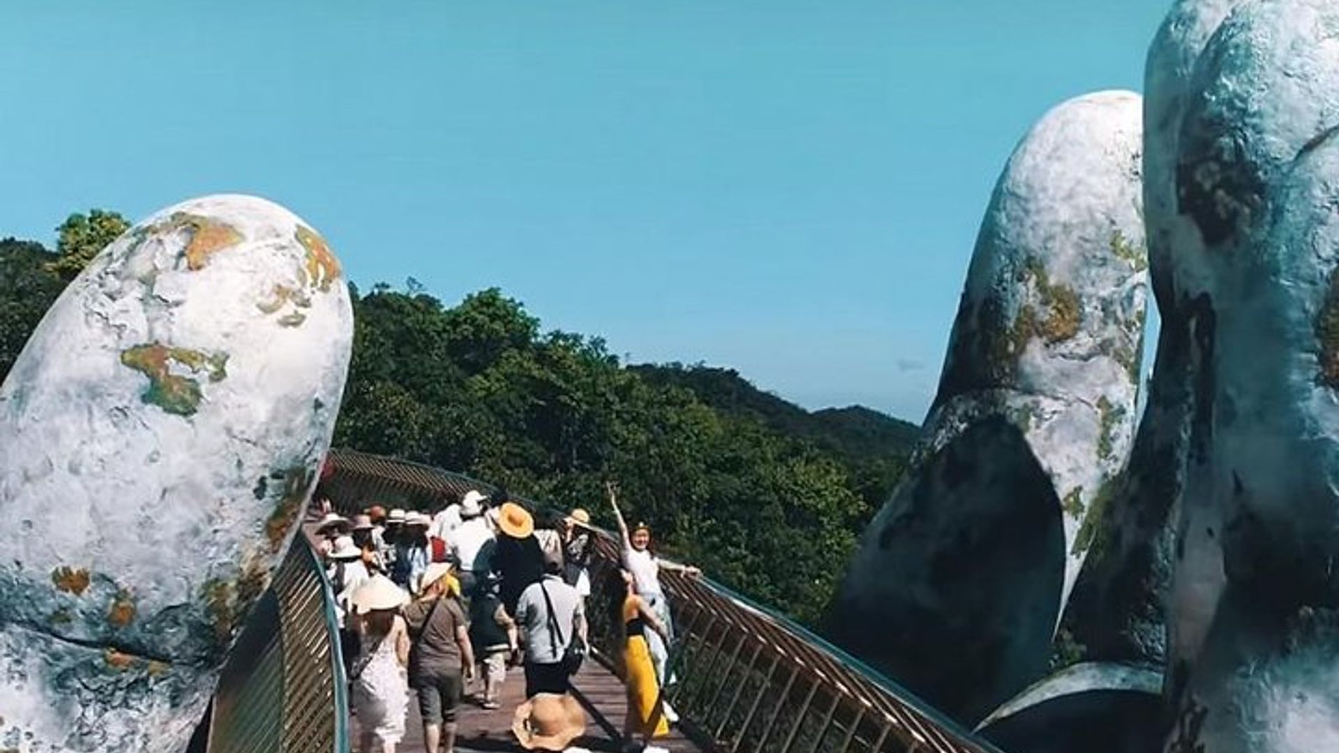 Voiture privée Du port de Chan May à Golden Bridge et retour