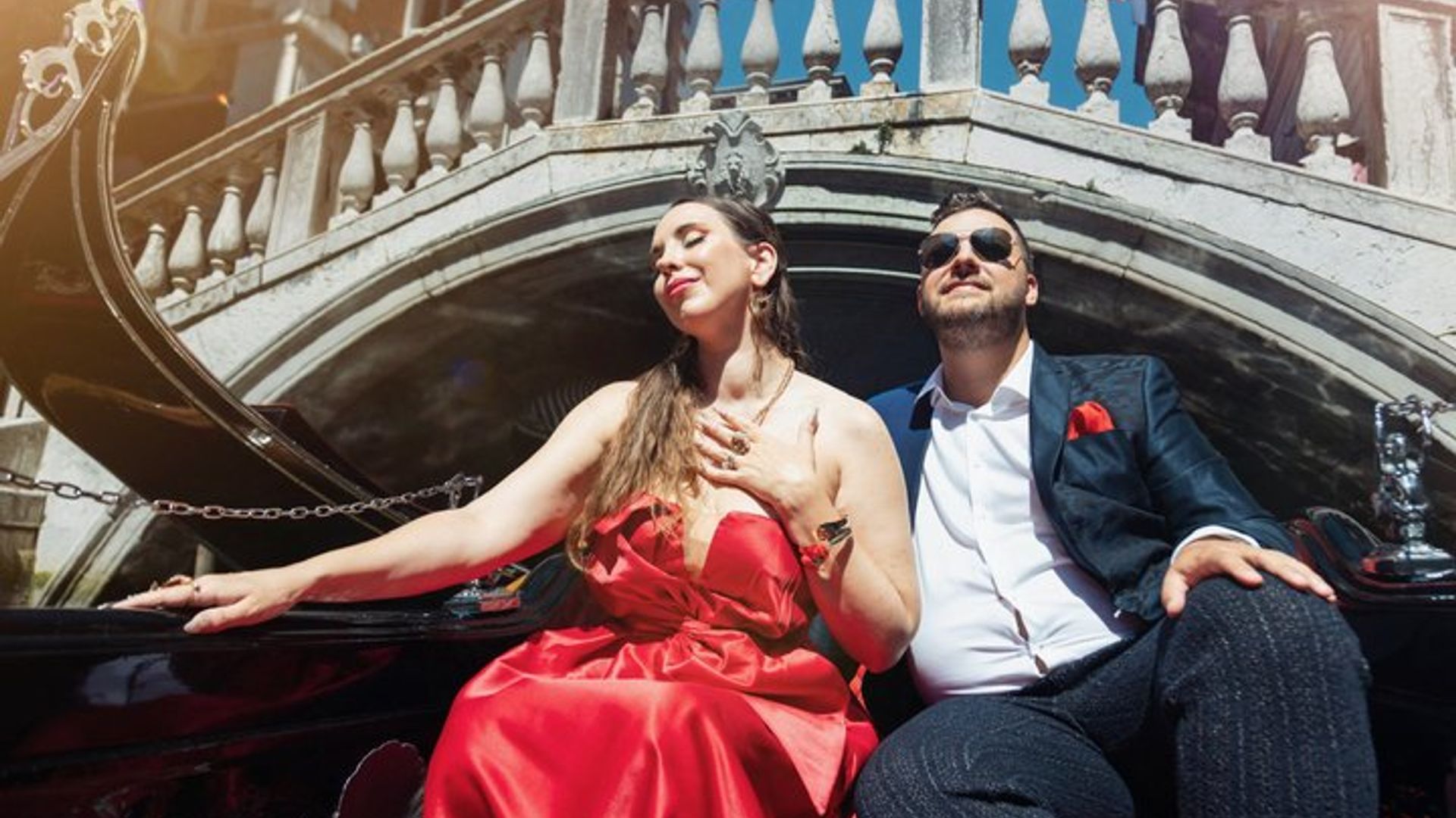 Venice Proposal and Wedding Shoot Gondola and Express Delivery