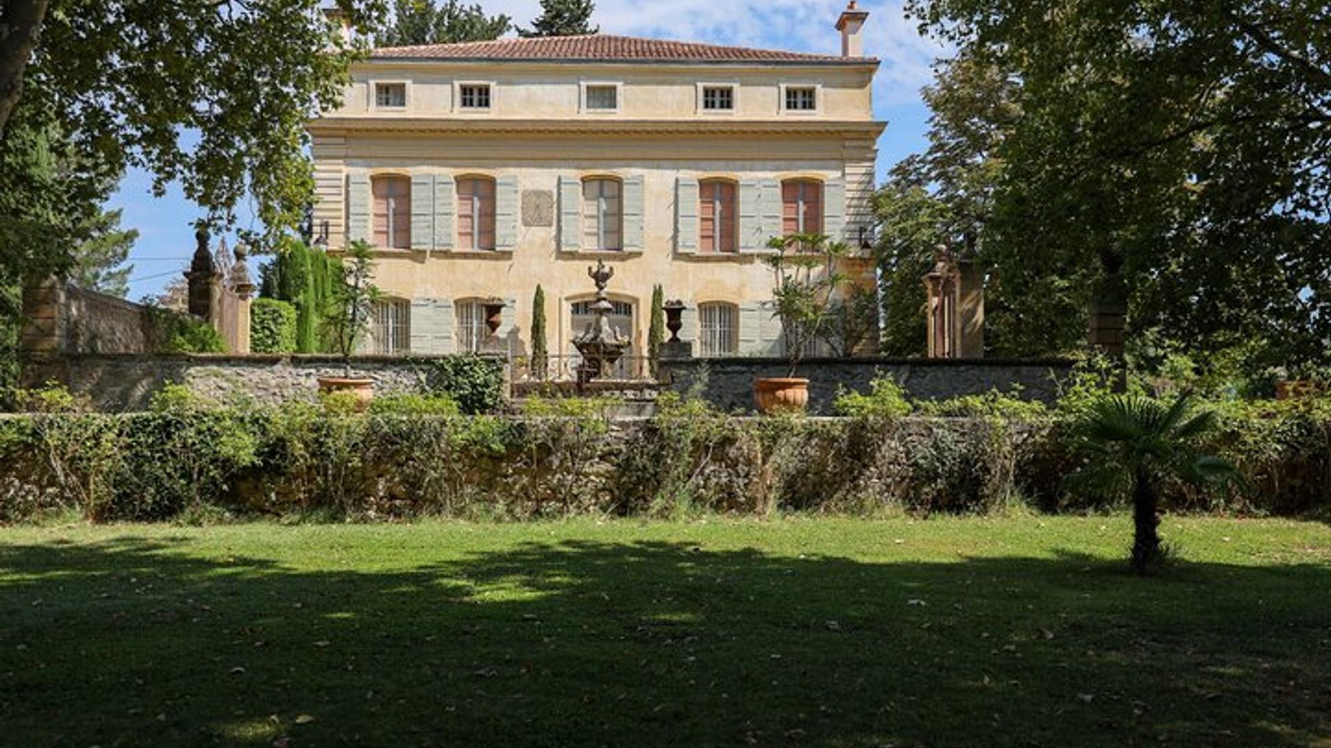 Recorrido por el casco antiguo de Aix-En-Provence con degustación de vino y chocolate
