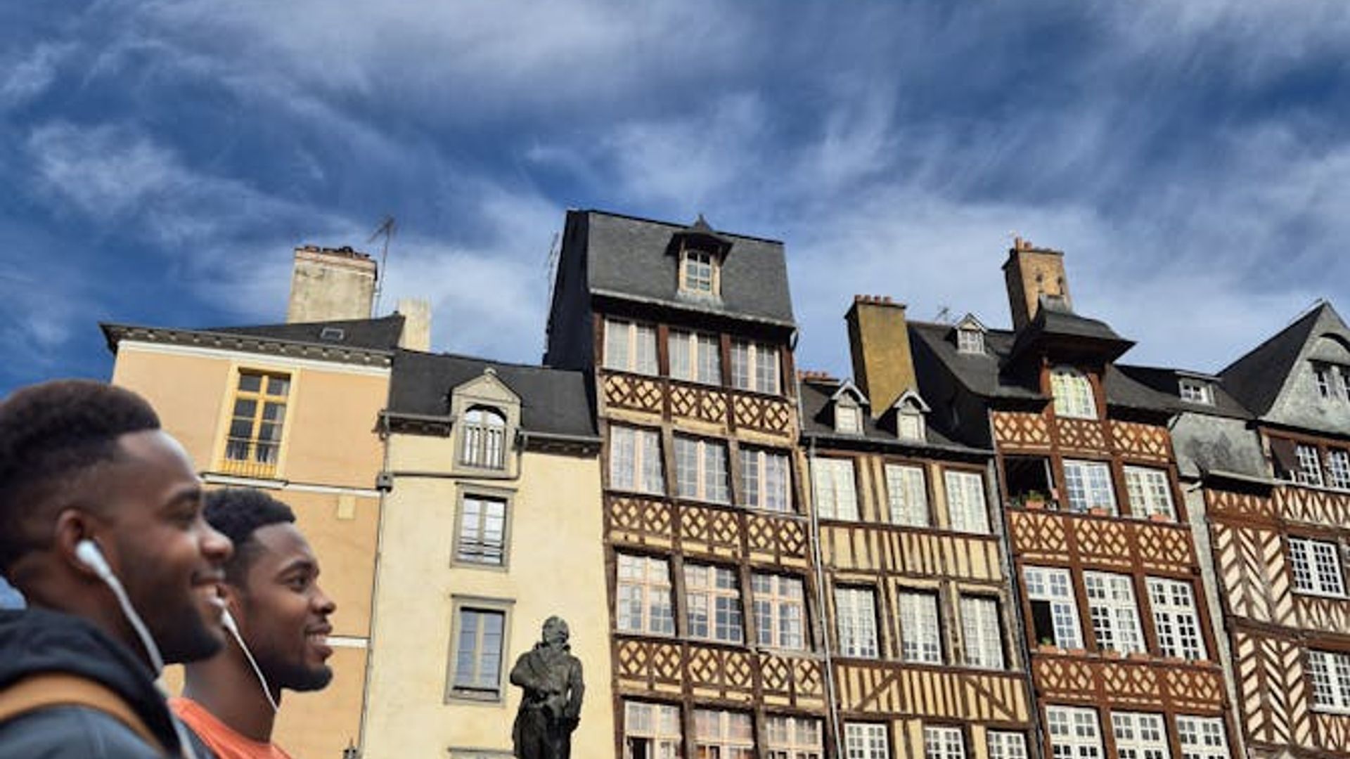 Explore Rennes freely with an immersive audio tour