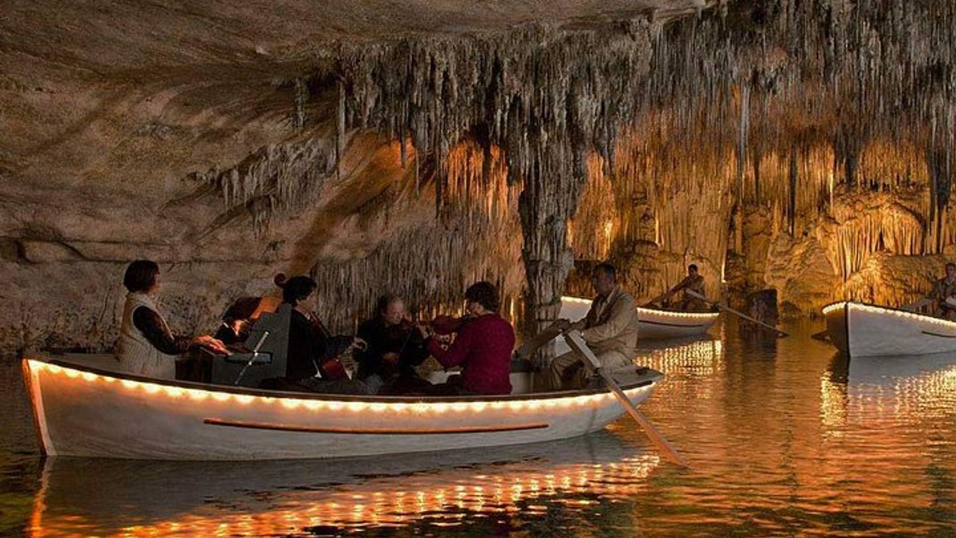 Mallorca Full-Day Drach Caves and Pearl Factory Tour