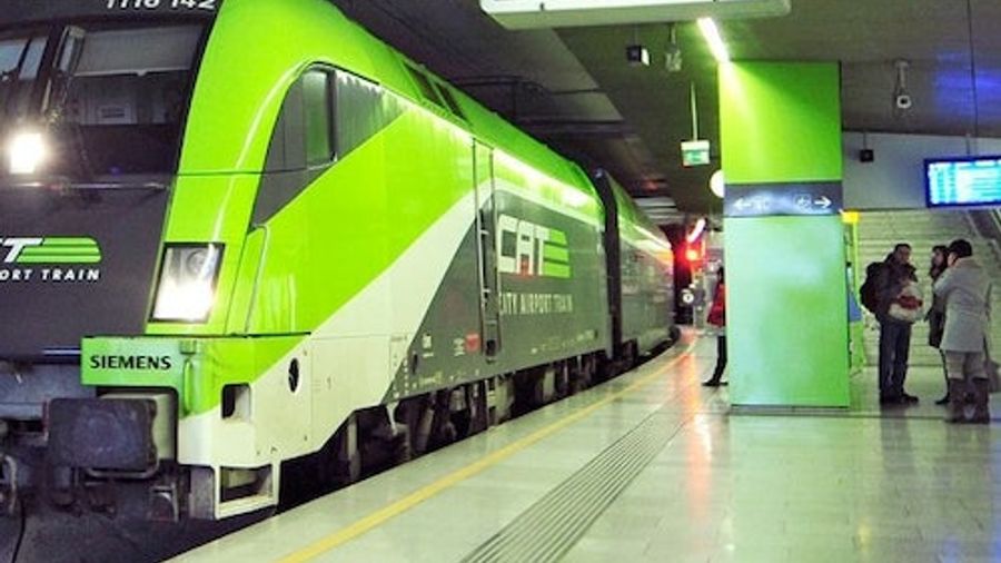 Vienna Airport: One-way CAT Bus Transfer from Wien Mitte Station
