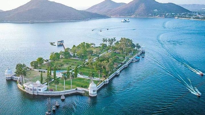 Private Udaipur Sightseeing Day Tour by Tuk Tuk or Car