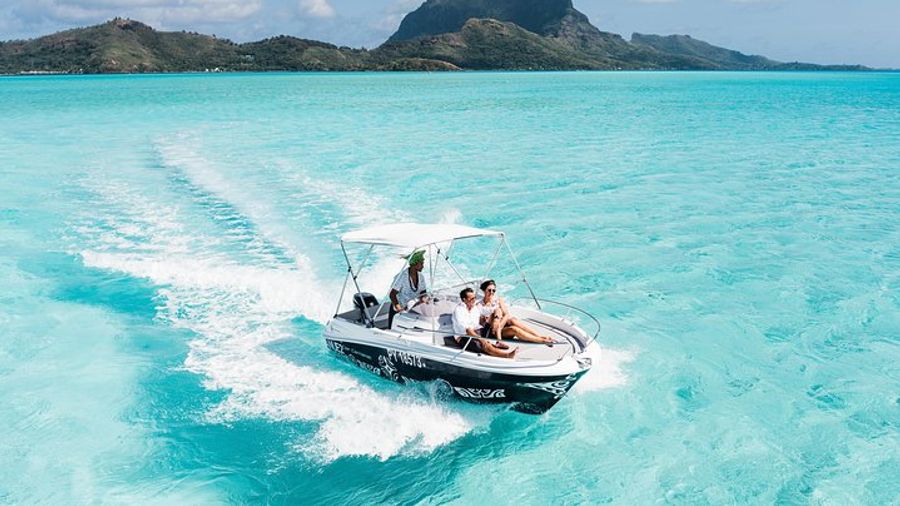 Bora Bora Private Boating Experience with Captain