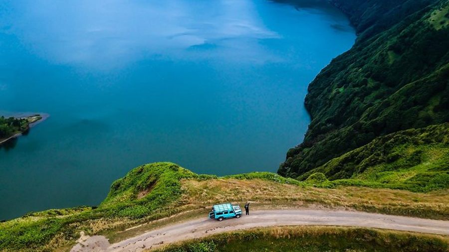 Jeep Tour Full Day Sete Cidades & Lagoa do Fogo with lunch and drinks included.