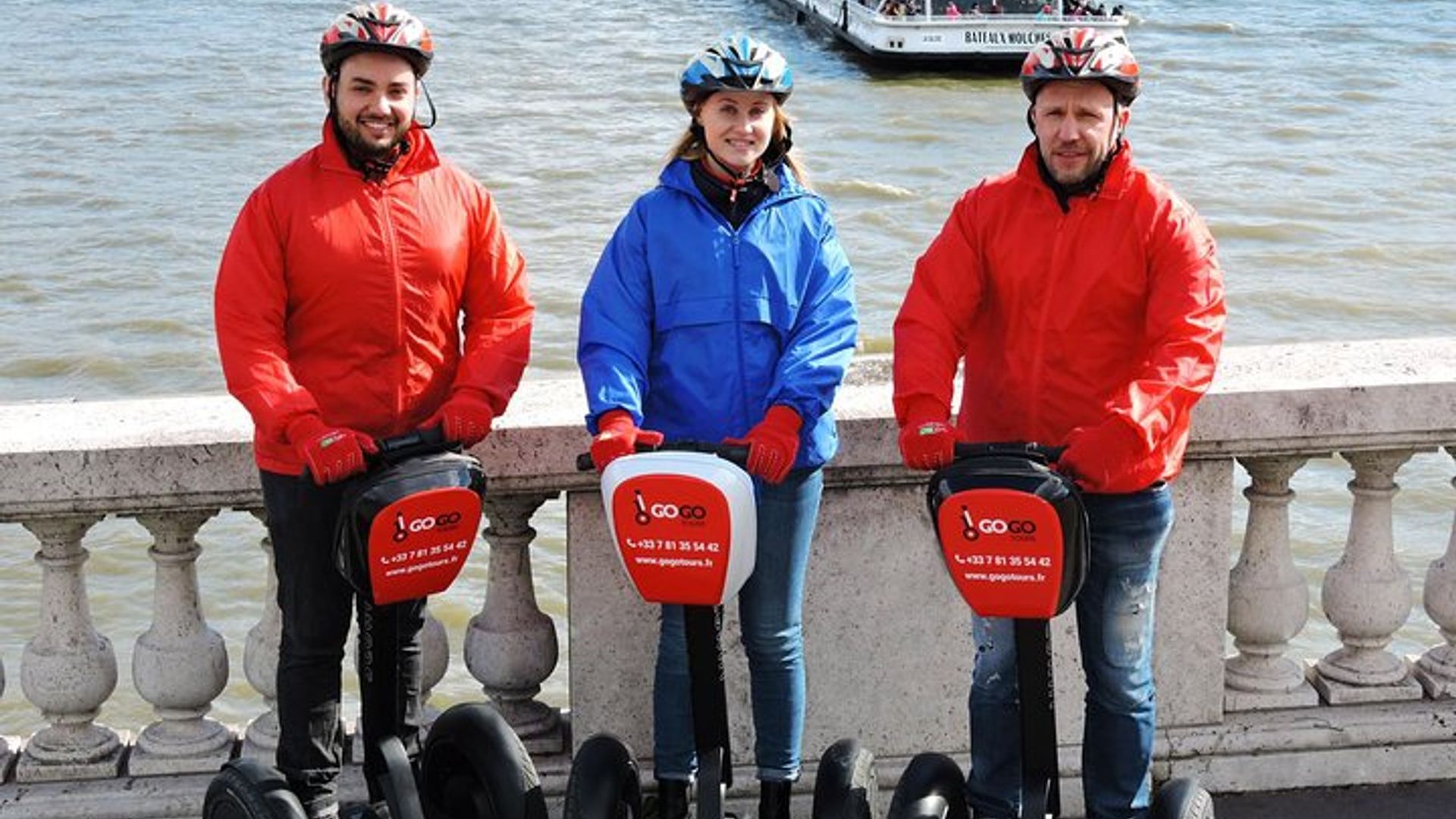 Paris Segway Tour with Ticket for Seine River Cruise
