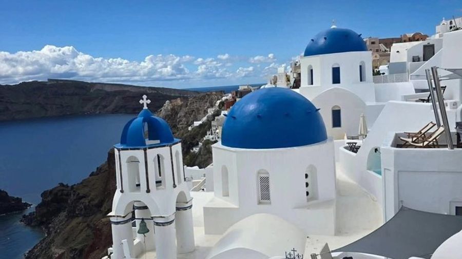 Santorini Private Customizable Tour with Hotel Pickup