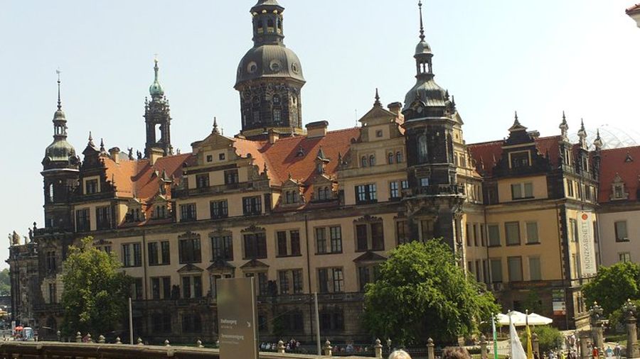 Dresden Castle Tour with New Green Vaults and Parade Rooms